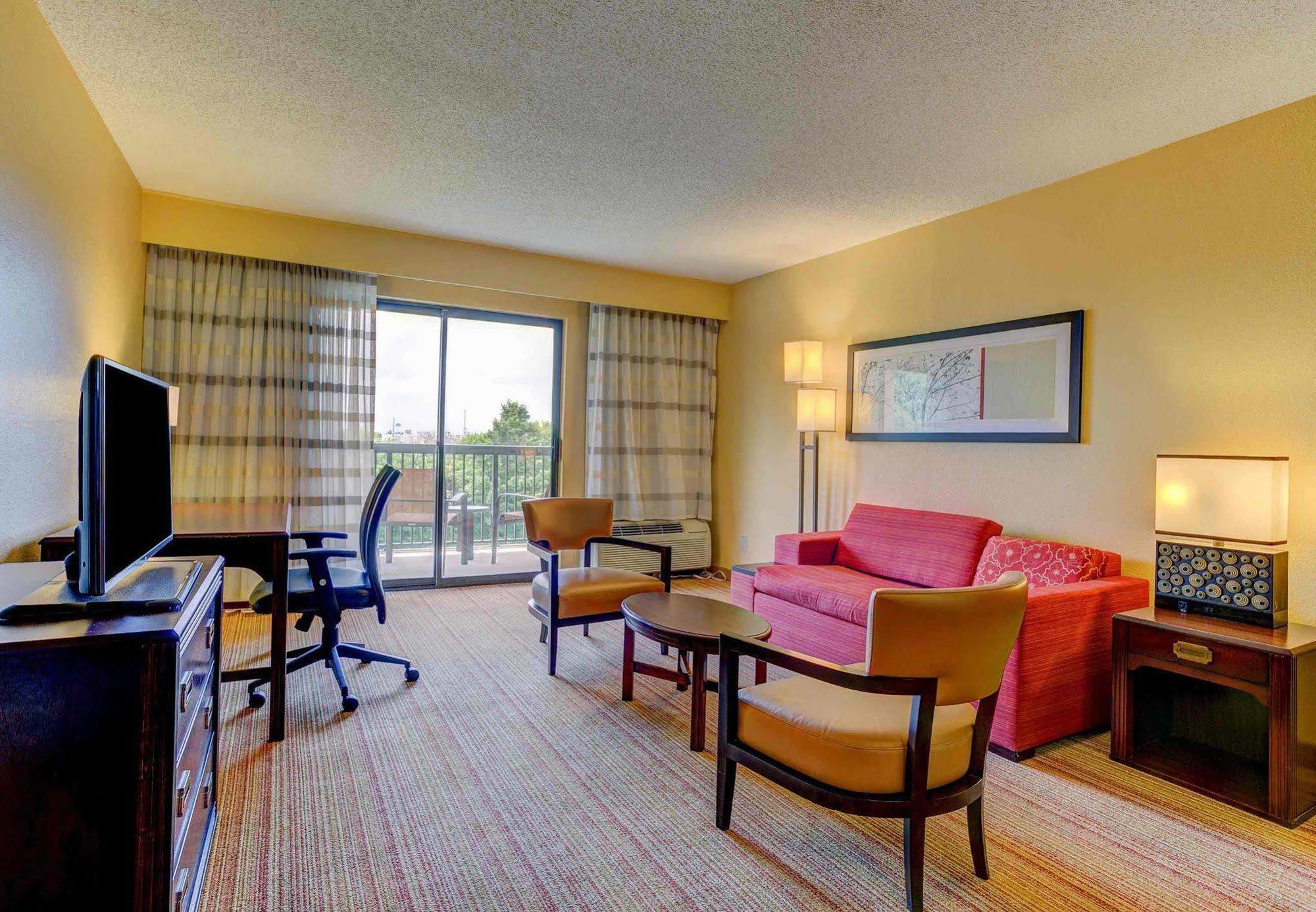 Courtyard West Paducah