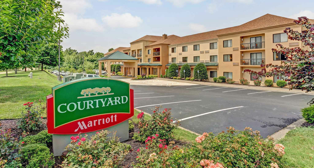 Hotel Courtyard West 3*
